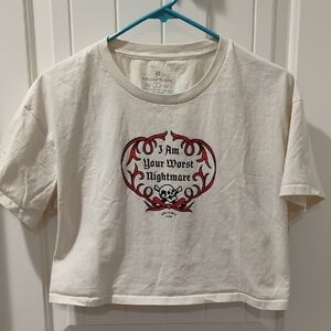 Cream Graphic Crop Tee with Red Skull Heart Motif